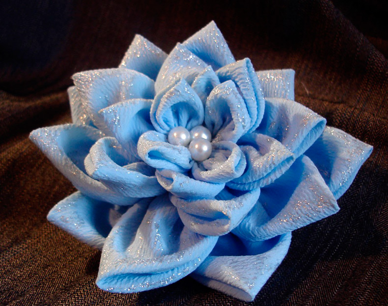 How to make fabric flowers