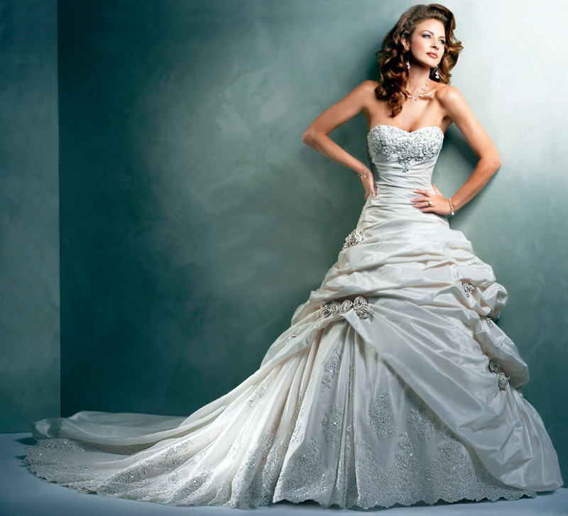 White wedding dresses photo