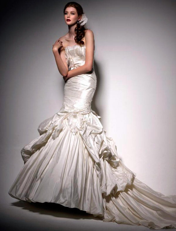 White wedding dresses photo