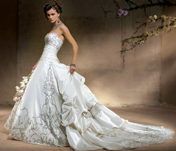 White wedding dresses photo