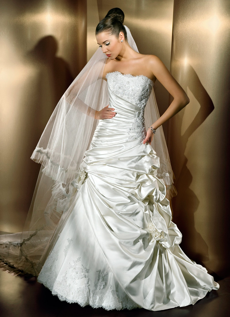 White wedding dresses photo