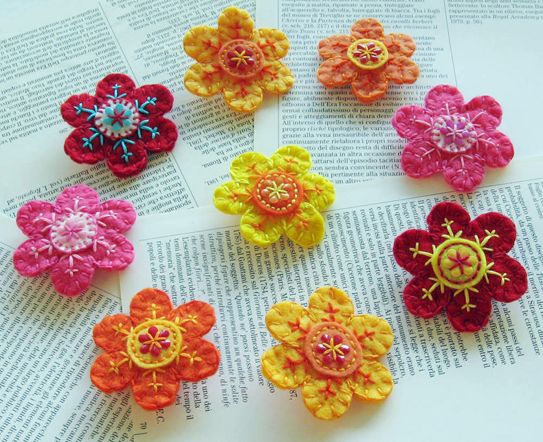 DIY fabric flowers photo