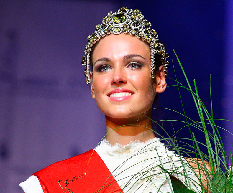 Beautiful girl in beauty queen crown photo