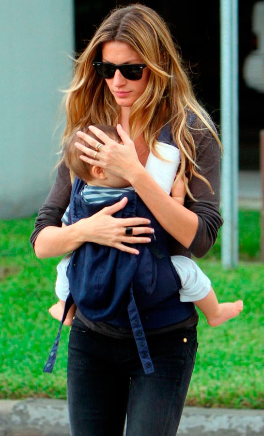 Supermodel Gisele Bündchen photo with a child