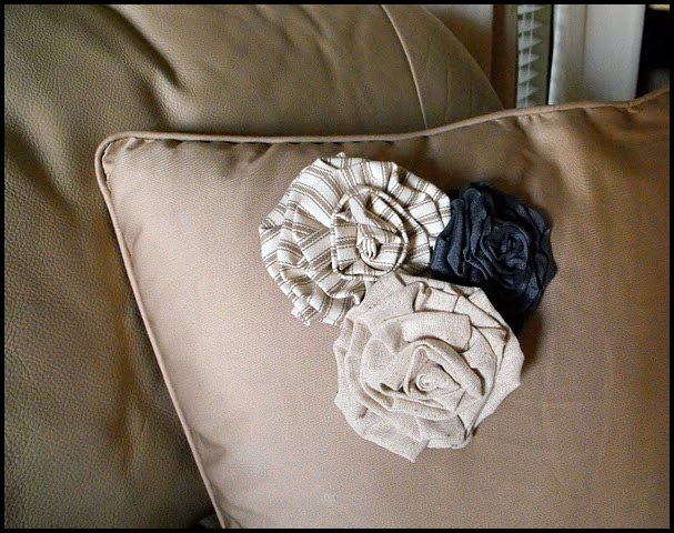 Decorative fabric flowers