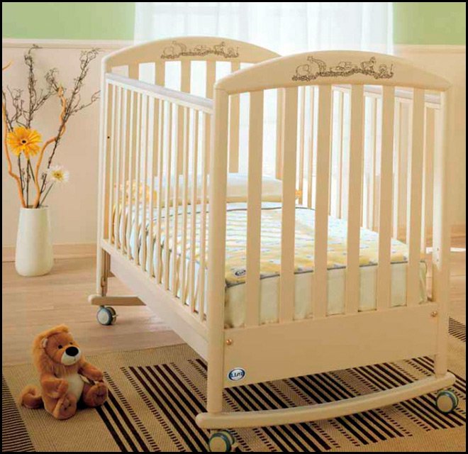 How to choose a baby cot