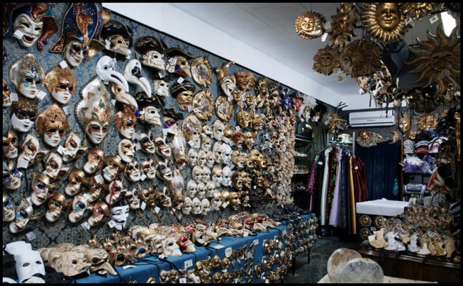 carnival mask shop