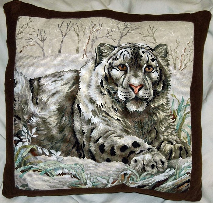 Cross stitch pillow, tiger