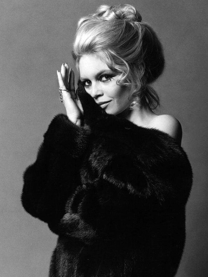 Brigitte Bardot black and white photo