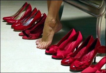 How to wear red shoes