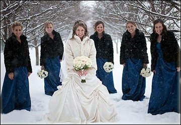 Winter wedding capes made of fur and fabric