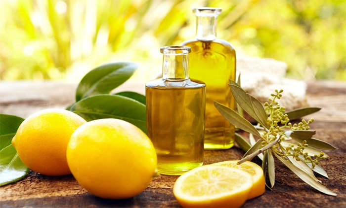 Aromatic oils for bath and bath