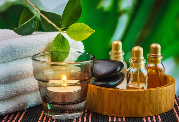 Aromatic oils for bath and bath