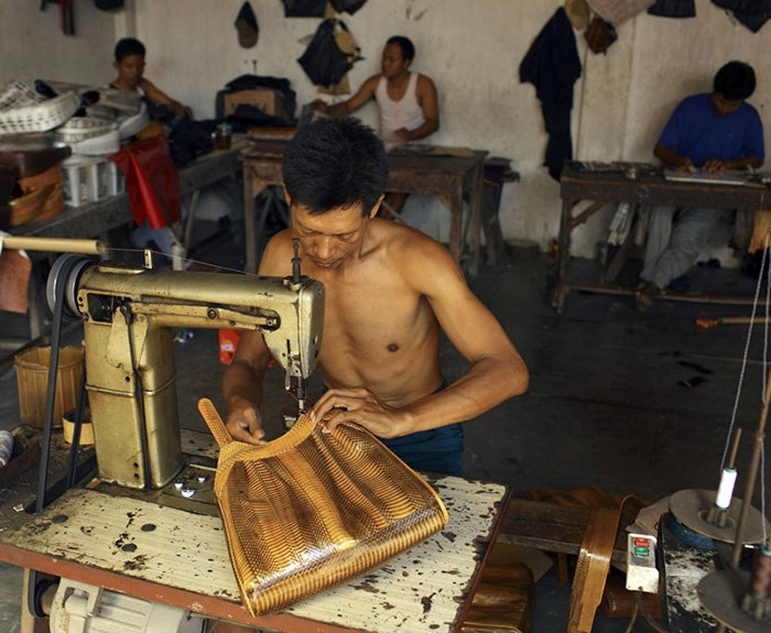 Sewing snakeskin bags, photo