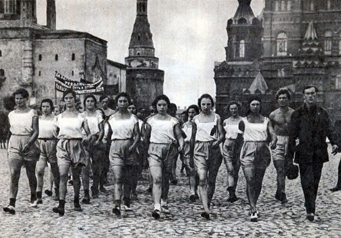 Women in the USSR, photo on red square