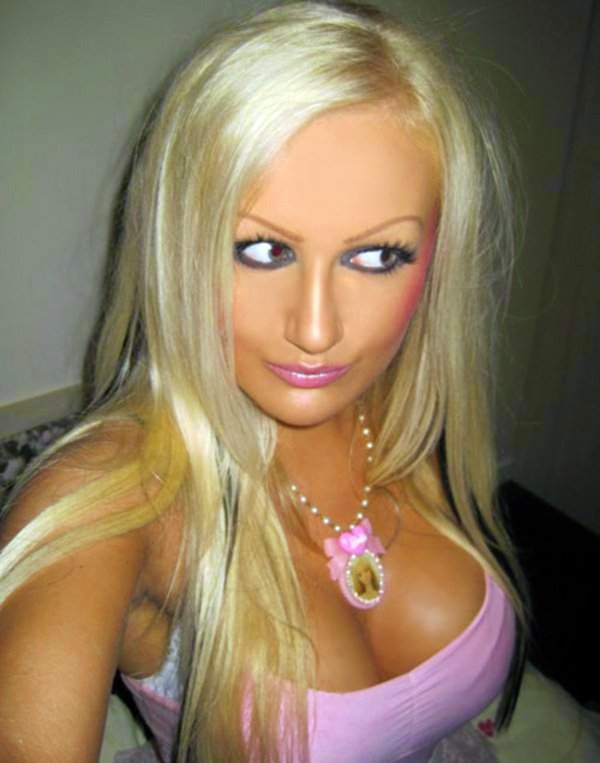 Blonde Charlotte - Barbie Style Photo