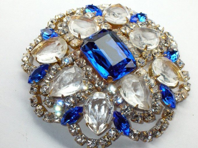 Beautiful Jewelry - Brooch