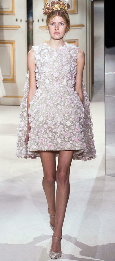 Flowers spring-summer 2024 Giambattista Valli photo