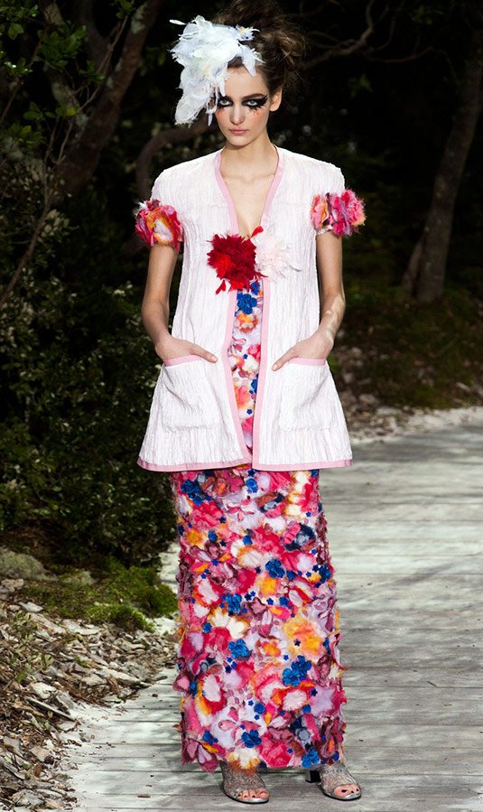 CHANEL Haute Couture 3D flowers photo