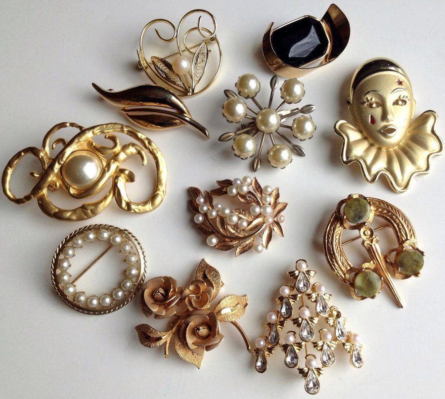 Beautiful Jewelry - Brooch