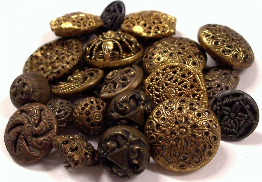 Fashionable buttons, history of buttons, photo