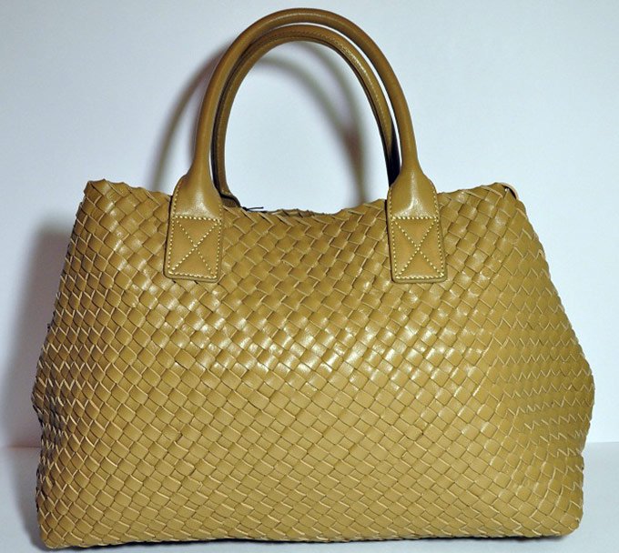 Fashionable women's bag Bottega Veneta, photo