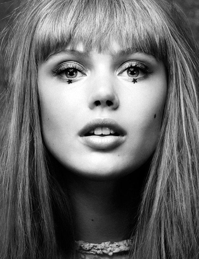 Swedish model Frida Gustavsson photo