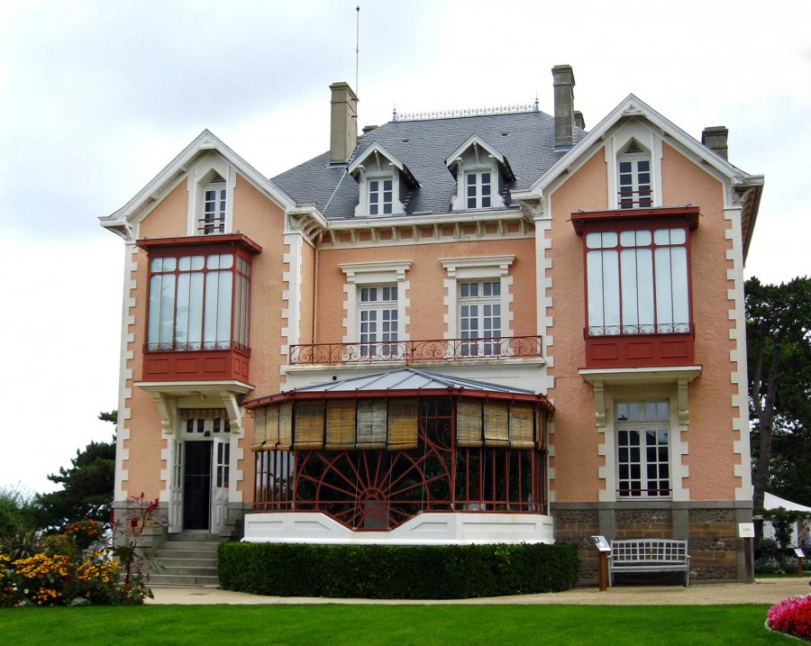 House of Christian Dior in Normandy, photo