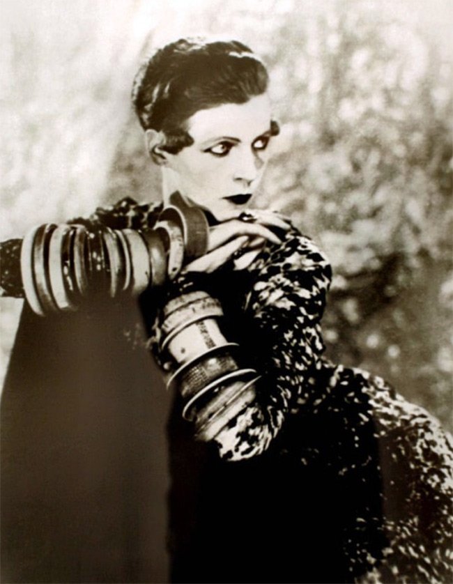 Nancy Cunard in bangles, photo