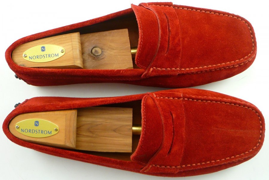 Red moccasins, photo