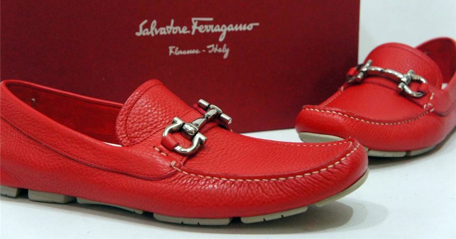 Red moccasins, photo