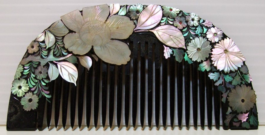 Japanese hair comb, photo