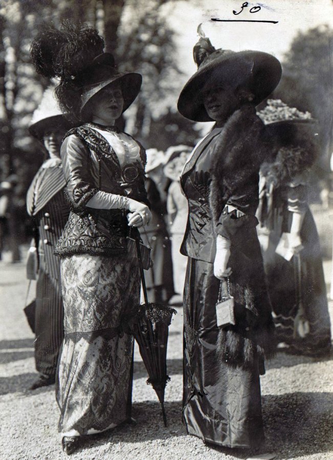 Lady with an umbrella, photo