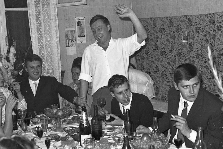 Wedding table in the USSR, photo