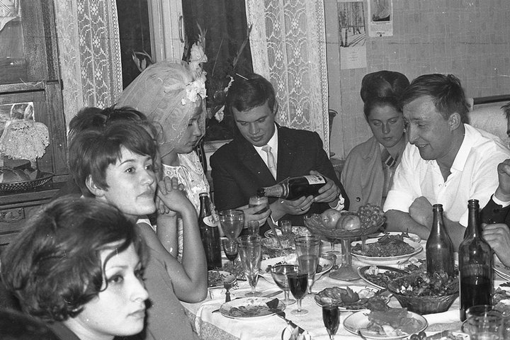 Wedding table in the USSR, photo