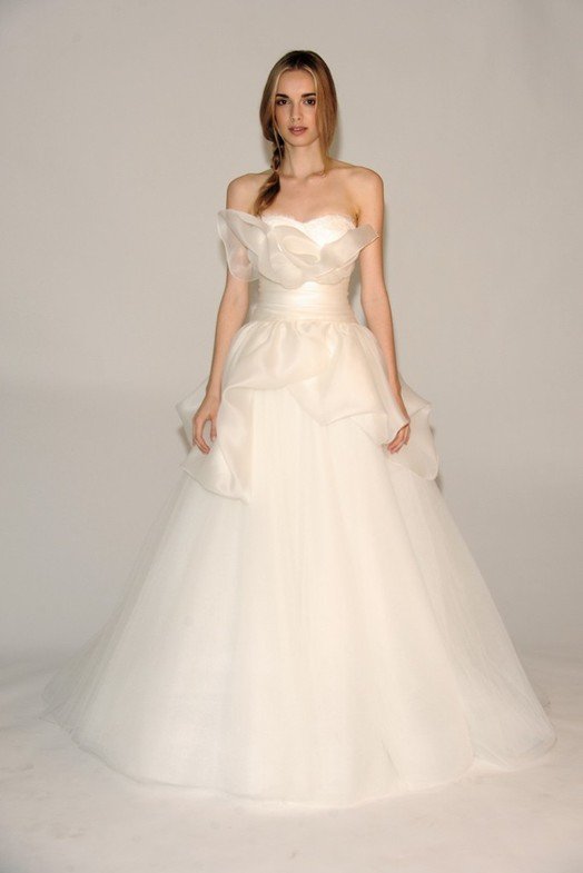 White wedding dress 2024-2025