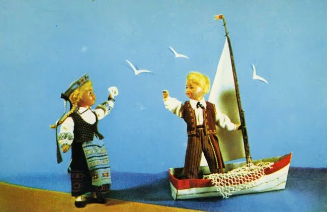 Soviet dolls in national costumes