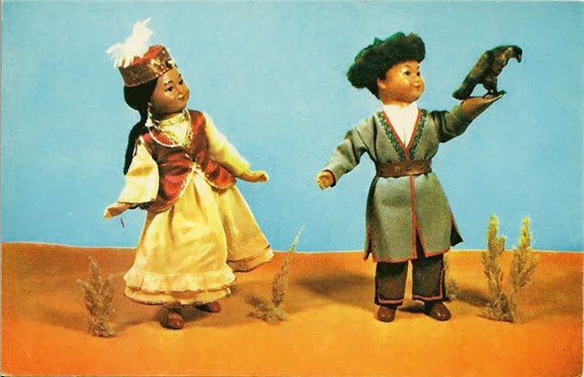 Soviet dolls in national costumes