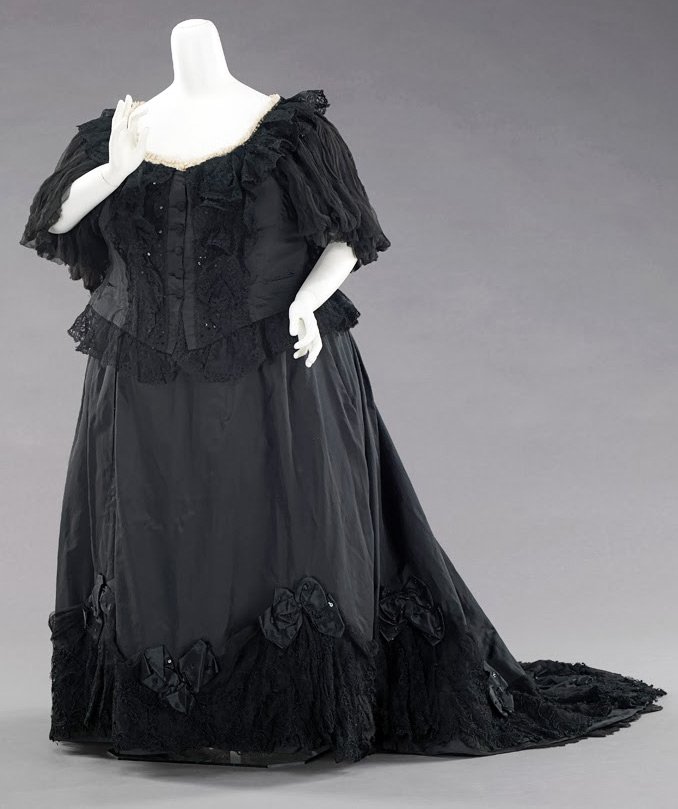 Queen Victoria dress, photo