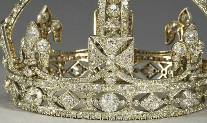 Queen Victoria crown, photo