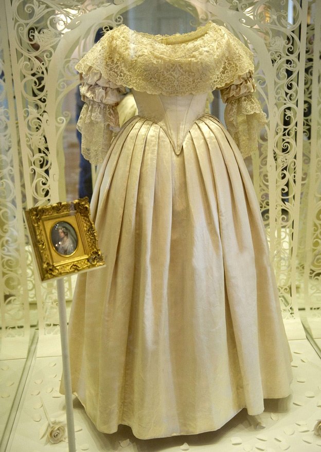 Queen Victoria dress, photo