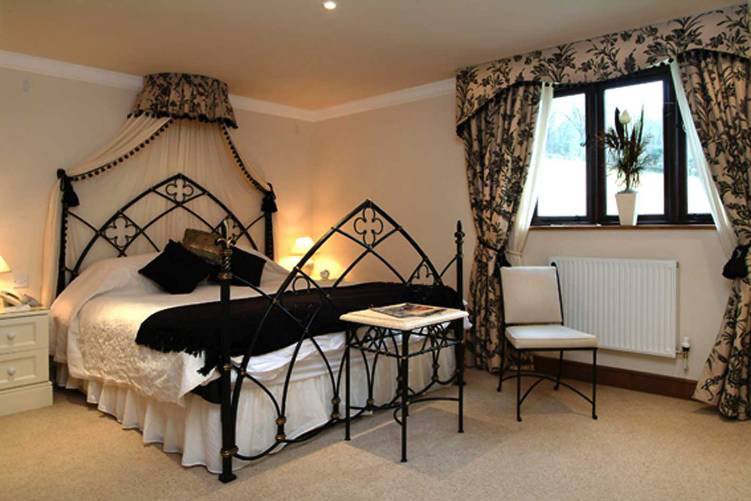 Gothic bed, photo