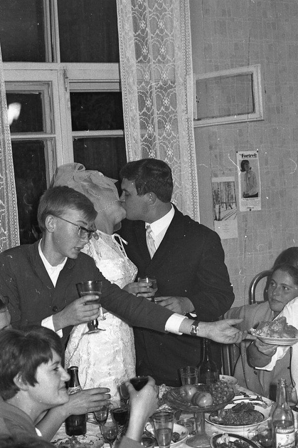 Wedding table in the USSR, photo