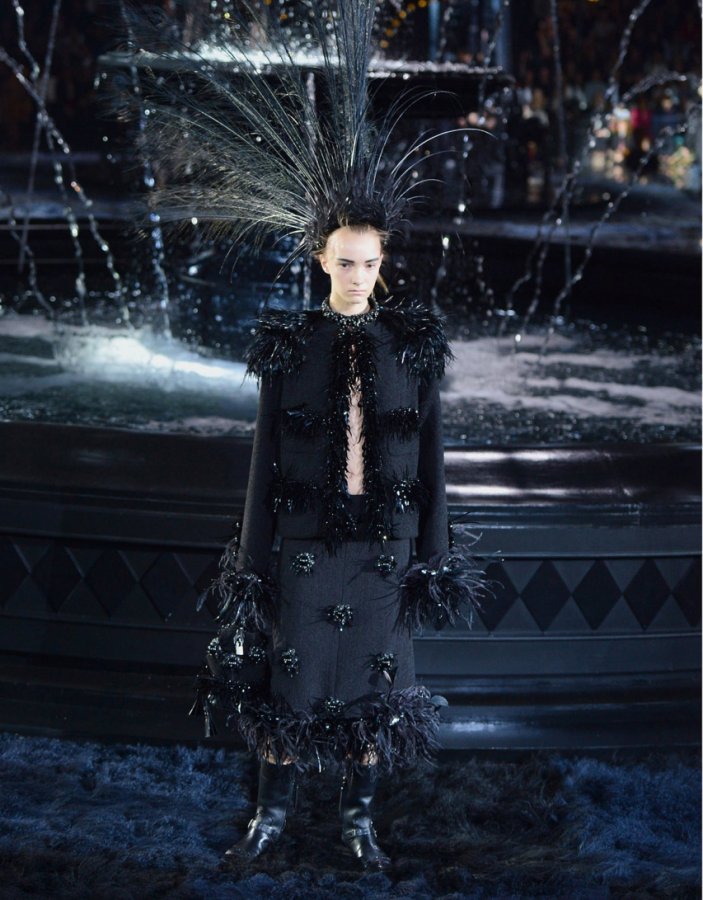 Gothic look from Louis Vuitton, photo