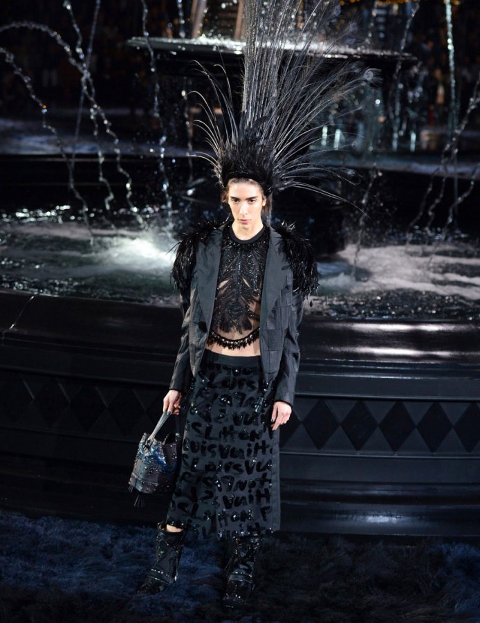 Gothic look from Louis Vuitton, photo