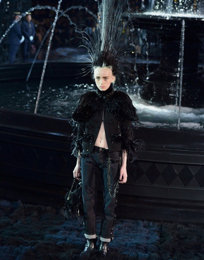 Gothic look from Louis Vuitton, photo