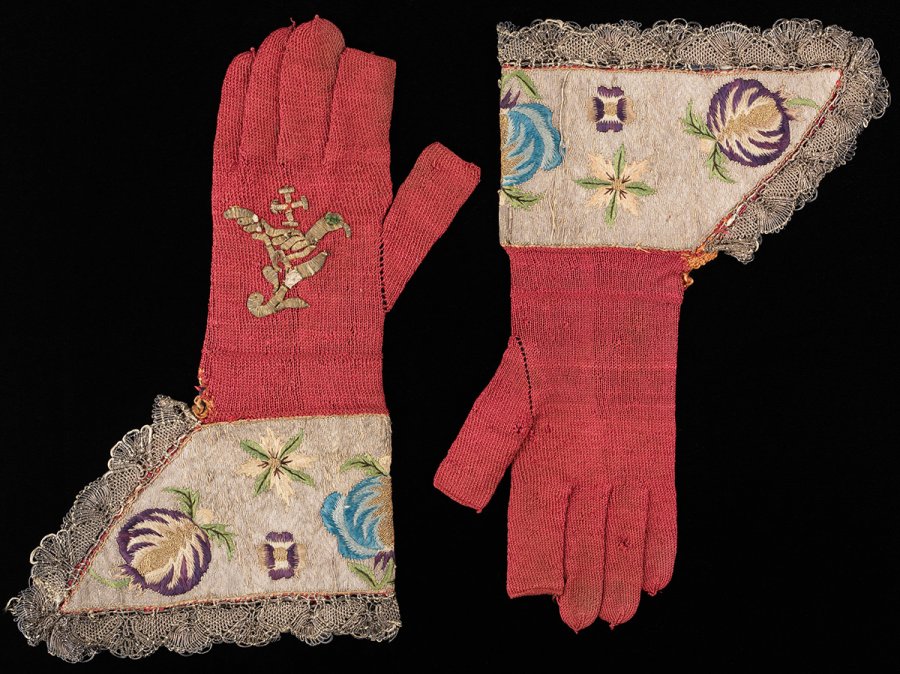 Antique gloves, photo