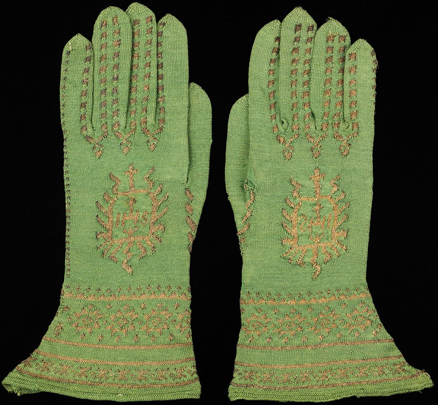 Antique gloves, photo