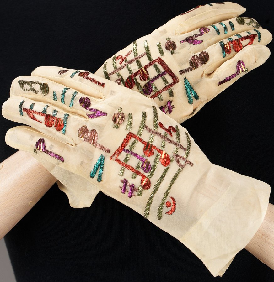 Vintage gloves, photo