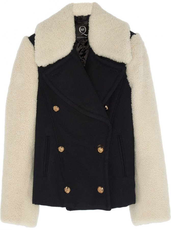 Women's pea coat with fur, photo